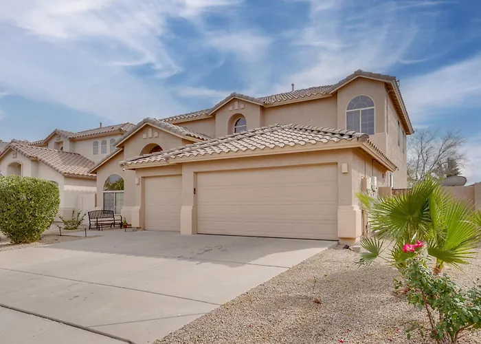 Pool & Great Location! Smart In