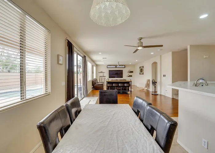 Pool & Great Location! Smart In *