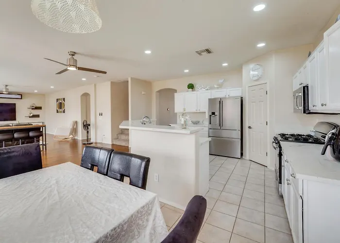 Holiday home Pool & Great Location! Smart In