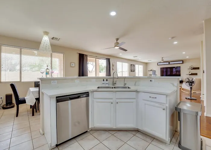 Pool & Great Location! Smart In * Chandler