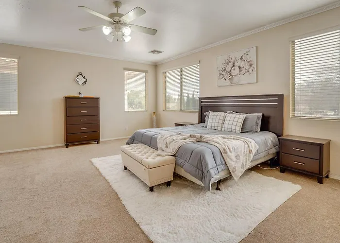 Pool & Great Location! Smart In *