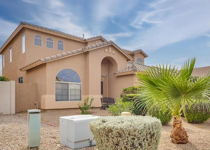 Pool & Great Location! Smart In Holiday home *
